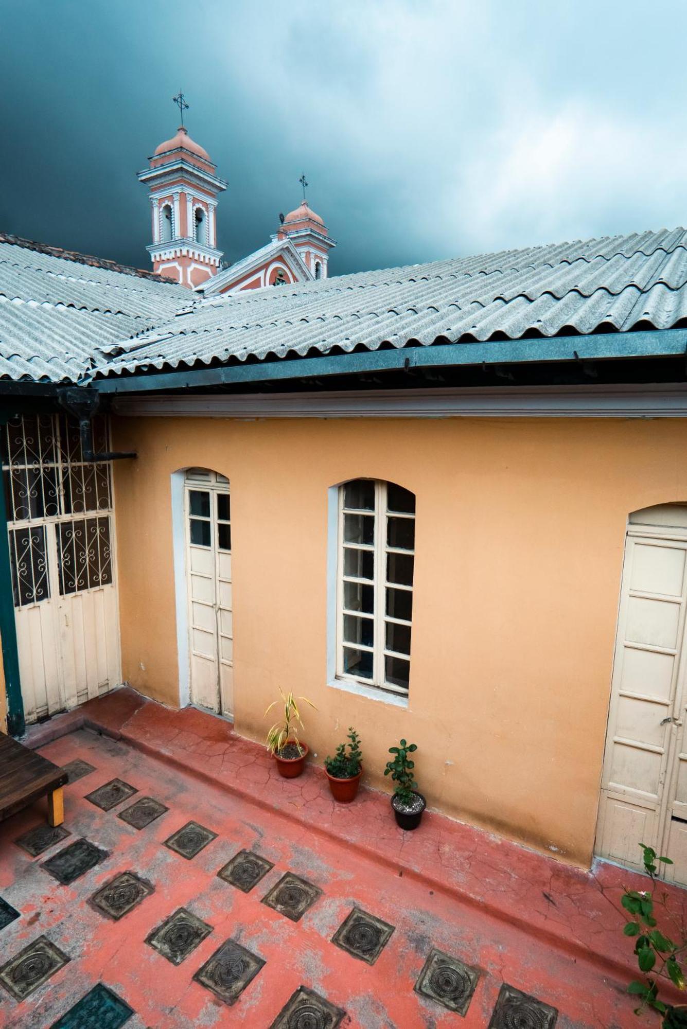 Basshaus Hotel Huamboya Kültér fotó